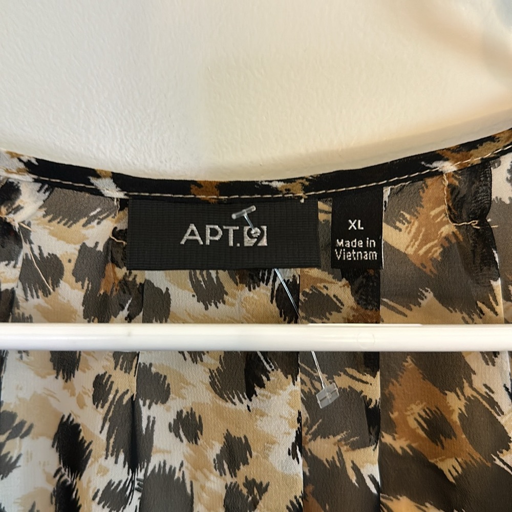 APT. 9 - XL - Picture 2 of 6